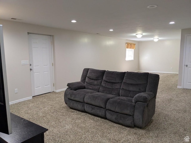 641 W 3550 S, Riverdale, UT 84405 - carpeted living area featuring recessed lighting and baseboards