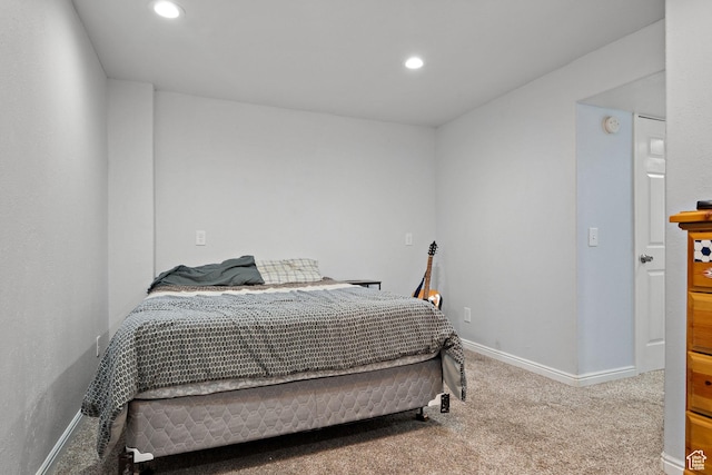bedroom featuring carpet flooring, baseboards, and recessed lighting