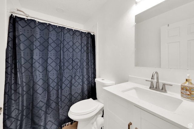 3632 E Sapphire Creek Ln N Unit 318, Eagle Mountain, UT 84005 - full bathroom featuring toilet, a shower with curtain, and vanity
