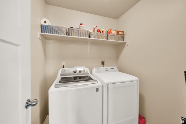 3632 E Sapphire Creek Ln N Unit 318, Eagle Mountain, UT 84005 - laundry area featuring washer and clothes dryer and laundry area
