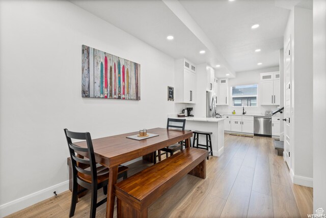3567 N Lakeview Ct, Eden, UT 84310 - dining area featuring light wood finished floors, baseboards, visible vents, and recessed lighting