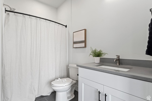 full bath featuring tile patterned floors, toilet, curtained shower, and vanity