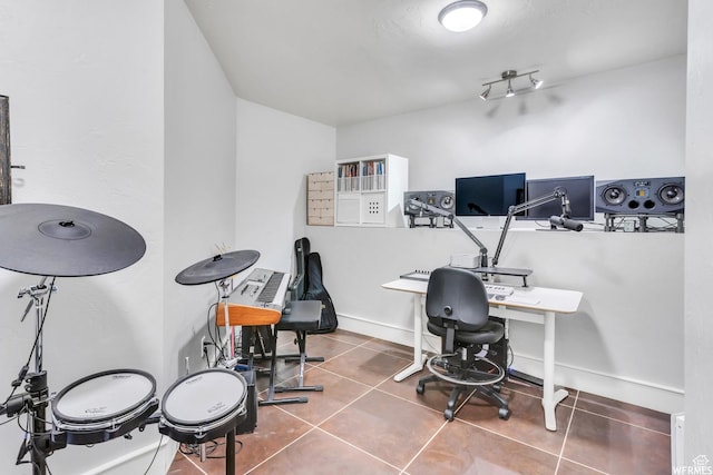 276 S 600 E, Alpine, UT 84004 - home office with tile patterned flooring and baseboards