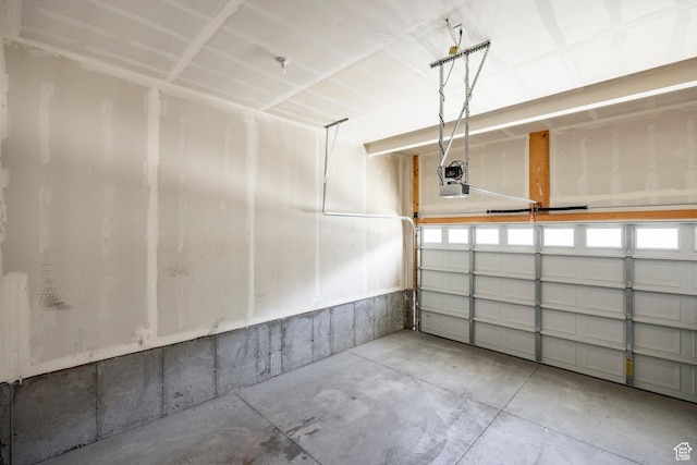 1629 N 3860 W, Lehi, UT 84043 - garage with a garage door opener
