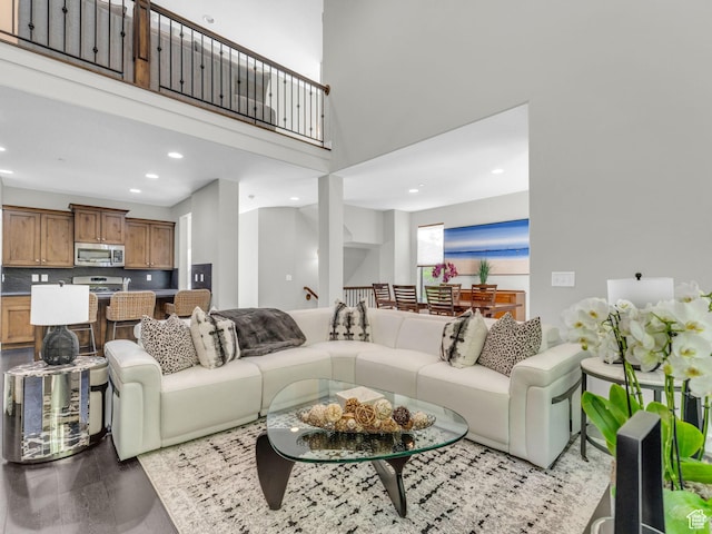 865 W Benjamin Pl, Kamas, UT 84036 - living room with recessed lighting and a towering ceiling