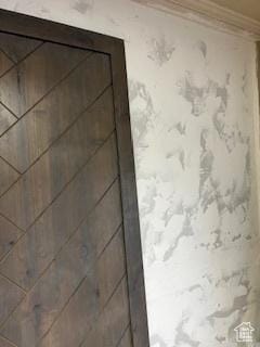56 E Center St Unit 1, Richfield, UT 84701 - details featuring crown molding