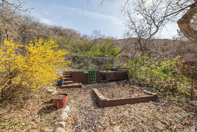 2406 Woodland Dr, Ogden, UT 84403 - view of yard with a garden