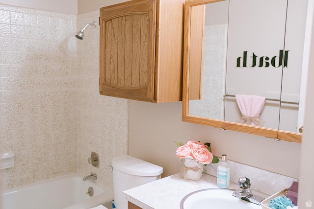 20 E 9n Cir N, American Fork, UT 84003 - bathroom featuring toilet, vanity, and tub / shower combination