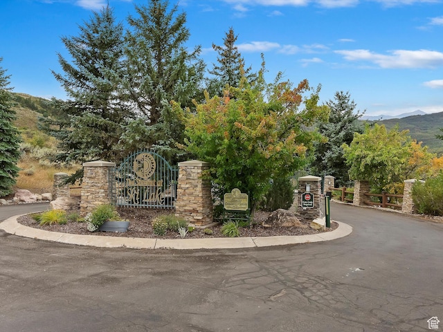 6739 E Via Cortina St S, Huntsville, UT 84317