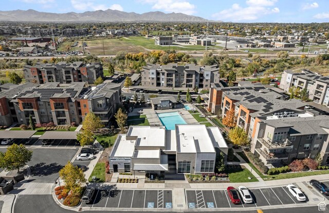 bird's eye view featuring a residential view and a mountain view