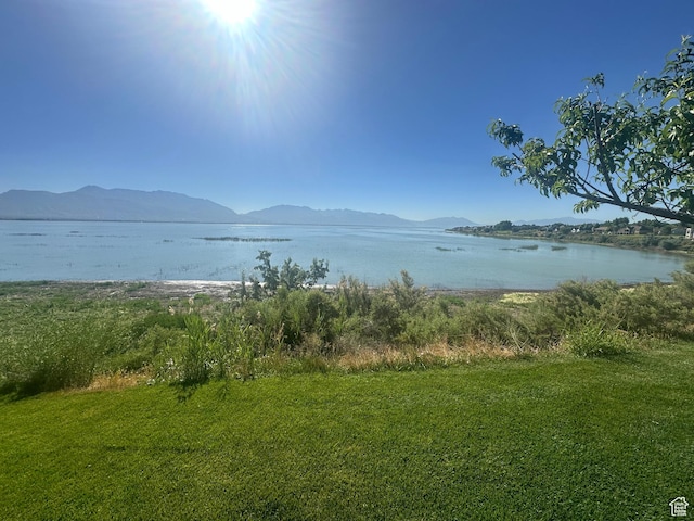1234 S Parkway Blvd E Unit 725, Saratoga Springs, UT 84045 - property view of water featuring a mountain view