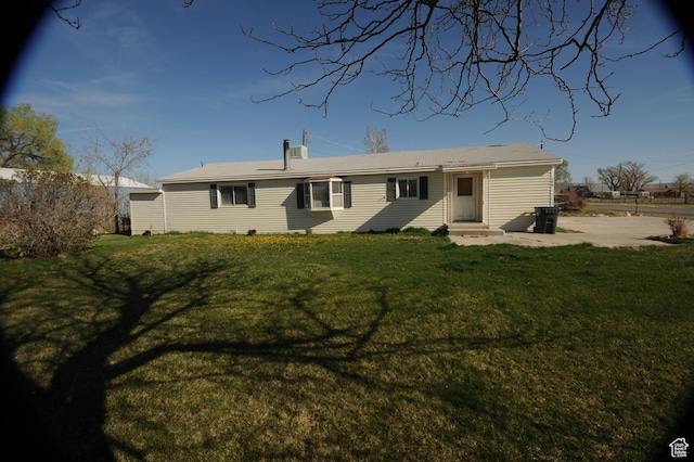 295 E 100 S, Centerfield, UT 84622 - back of property featuring a lawn