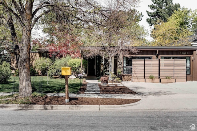 view of front of home with driveway