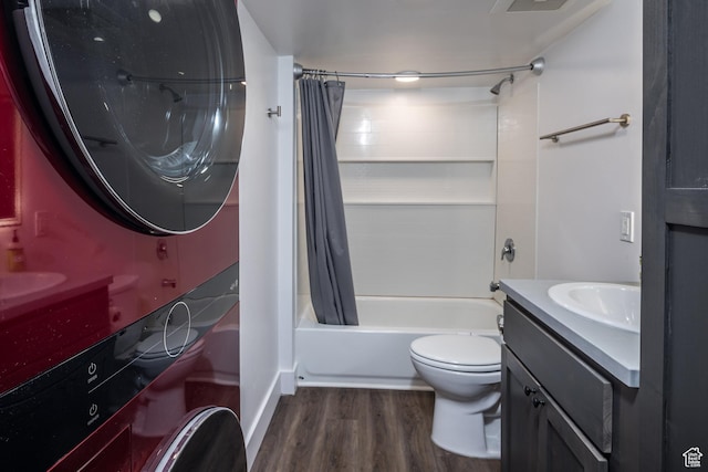 443 Kane Creek Blvd Unit B108, Moab, UT 84532 - full bath featuring shower / bath combo with shower curtain, vanity, toilet, and wood finished floors