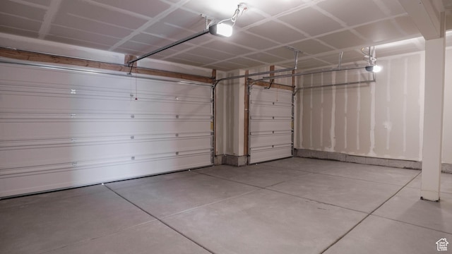 876 W Sika Cir S Unit 205, Saratoga Springs, UT 84045 - garage with a garage door opener