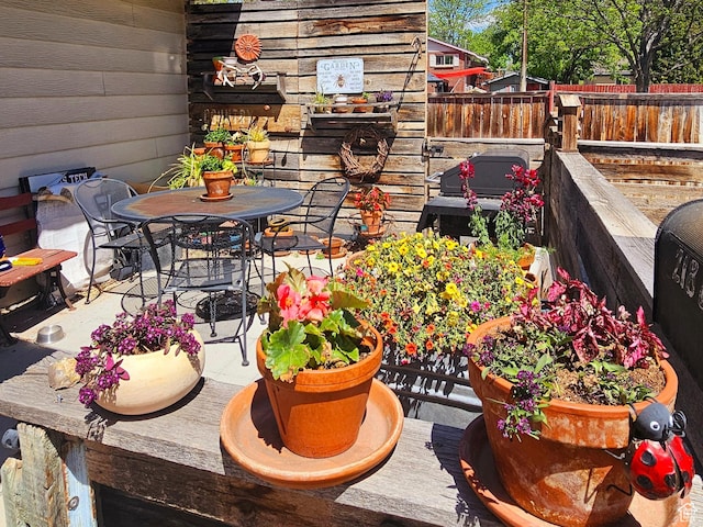443 S 600 W, Vernal, UT 84078 - balcony with a patio and outdoor dining area