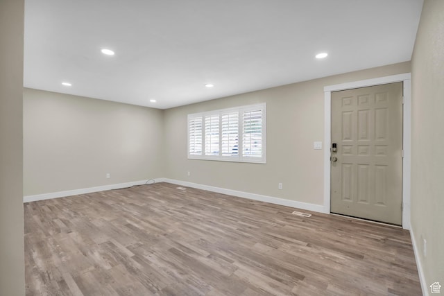 1962 E 7700 S, South Weber, UT 84405 - foyer with wood finished floors, baseboards, visible vents, and recessed lighting