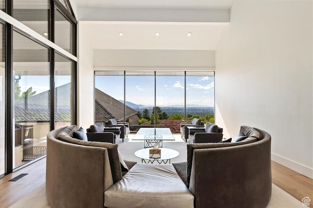 1449 S Devonshire Dr, Salt Lake City, UT 84108 - dining area with plenty of natural light, light wood-style flooring, baseboards, and visible vents