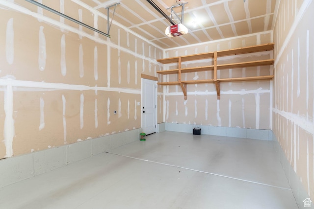 81 E 600 N, Mapleton, UT 84664 - garage featuring a garage door opener