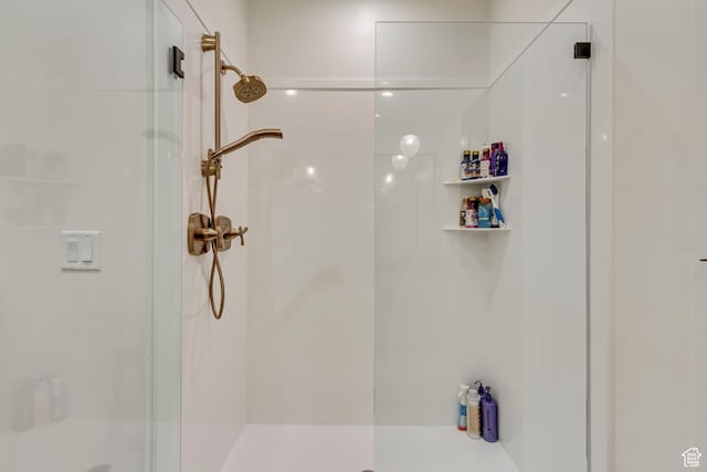 419 W 850 N, Farmington, UT 84025 - bathroom with a walk in shower