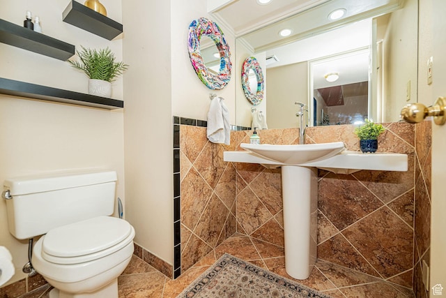 2356 E 3900 S, Millcreek, UT 84124 - half bath featuring recessed lighting and tile walls