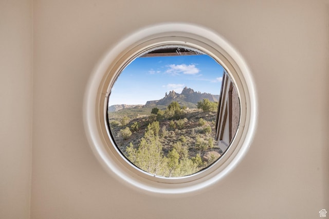 282 Valley View Dr, Springdale, UT 84767 - interior details featuring a mountain view