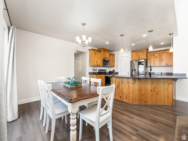 572 W Goosenest Dr, Elk Ridge, UT 84651 - dining room featuring a chandelier, baseboards, dark wood finished floors, and recessed lighting