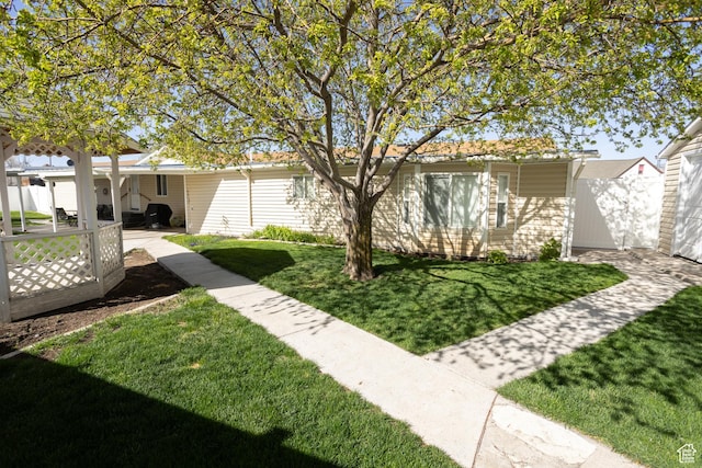 145 S 100 E, Redmond, UT 84652 - view of front facade with a patio and a front lawn