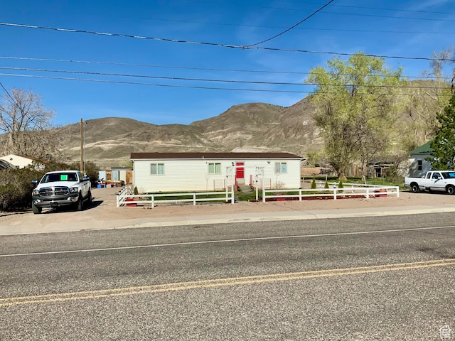 162 S Center St, Elsinore, UT 84724 - view of front of home featuring a mountain view and a fenced front yard