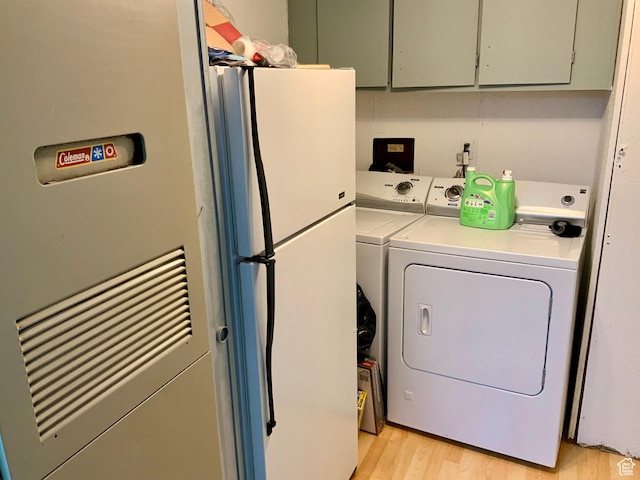 162 S Center St, Elsinore, UT 84724 - laundry room with light wood-style floors and washing machine and dryer
