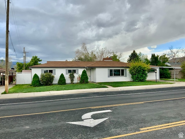 165 W 500 N, Richfield, UT 84701 - ranch-style house featuring a chimney and a front lawn