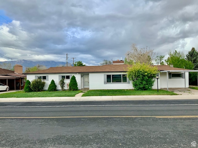 165 W 500 N, Richfield, UT 84701 - ranch-style home with a front yard