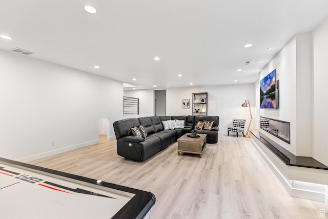 94 S 950 E, Hyde Park, UT 84318 - living area featuring light wood-style floors, recessed lighting, visible vents, and baseboards
