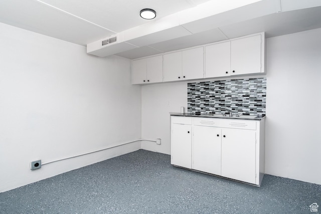 1520 Rushton St, Ogden, UT 84401 - laundry room featuring visible vents and a bar