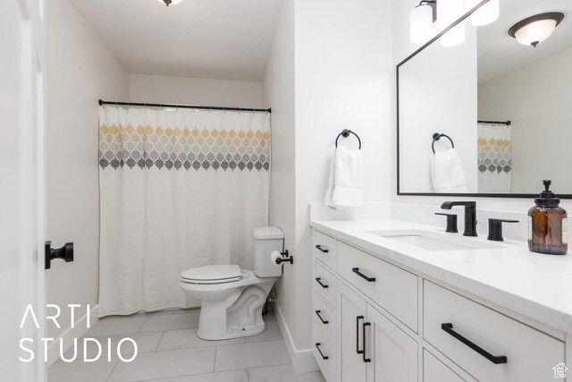 379 E 100 S, Kaysville, UT 84037 - bathroom featuring a shower with curtain, vanity, tile patterned floors, toilet, and baseboards