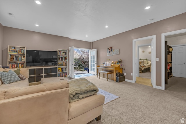 888 W 2800 N, Pleasant Grove, UT 84062 - carpeted living room featuring visible vents, baseboards, and recessed lighting