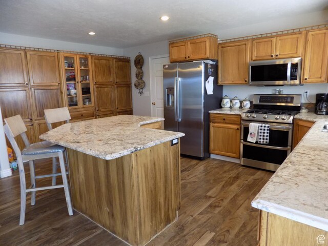 475 W 100 N, Aurora, UT 84620 - kitchen featuring recessed lighting, a kitchen island, stainless steel appliances, and dark wood-style floors
