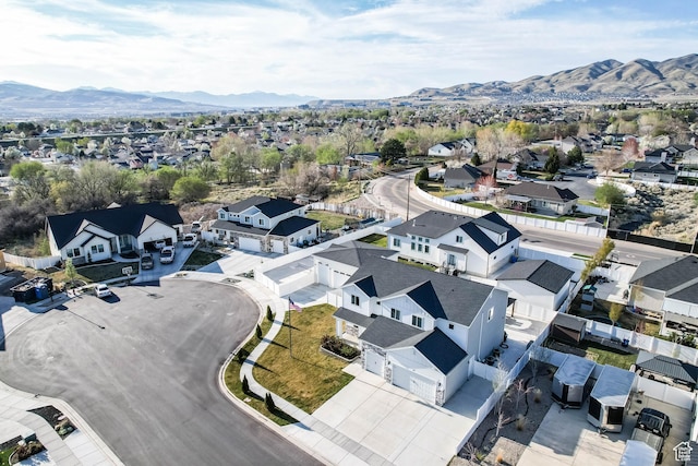 bird's eye view featuring a residential view and a mountain view