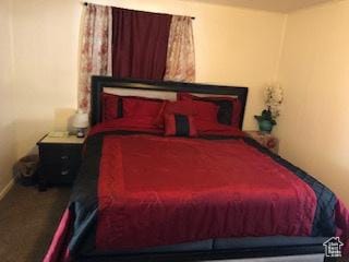 bedroom featuring carpet floors