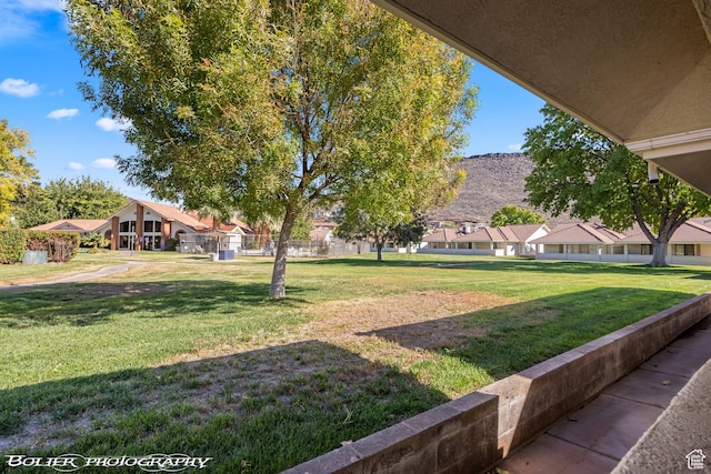 view of yard featuring a residential view