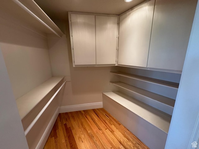 506 S 1200 E, Bountiful, UT 84010 - spacious closet with light wood-style floors