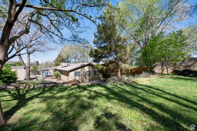 247 S 100 E, Hurricane, UT 84737 - view of yard featuring fence
