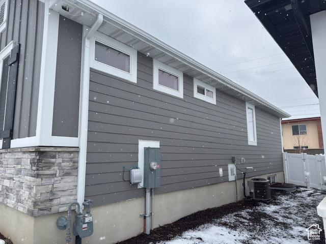 328 E 1100 S, Centerville, UT 84014 - view of side of property with cooling unit and fence