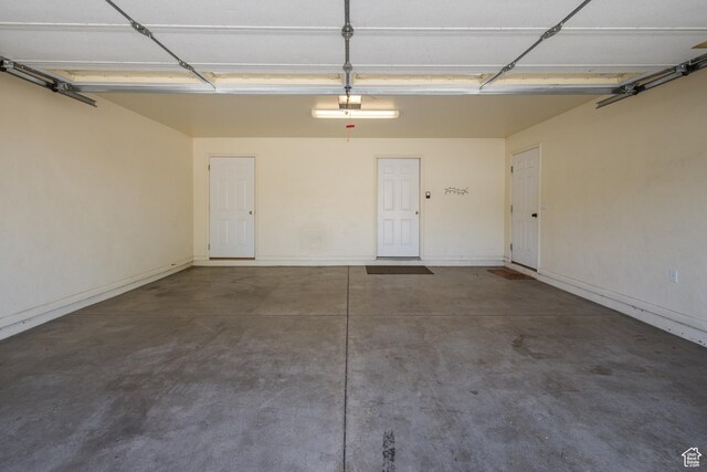 327 W Williams Way, Moab, UT 84532 - garage featuring a garage door opener