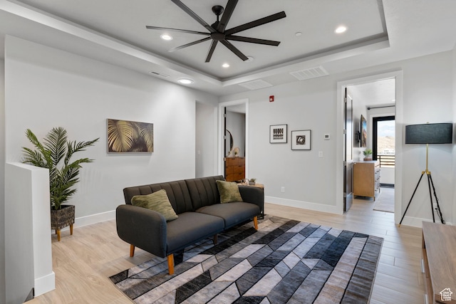 5238 W 2440 S, Hurricane, UT 84737 - living area with recessed lighting, a raised ceiling, visible vents, ceiling fan, and light wood finished floors