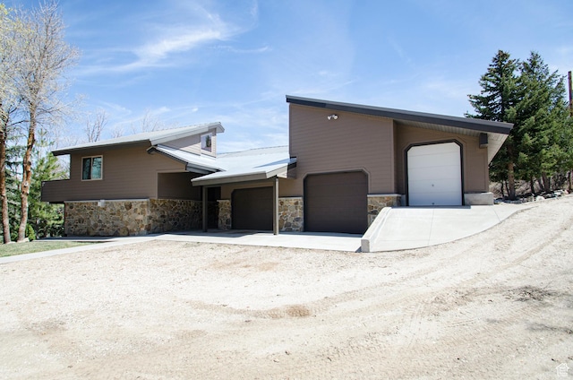 3804 E 2050 N, Eden, UT 84310 - garage featuring dirt driveway