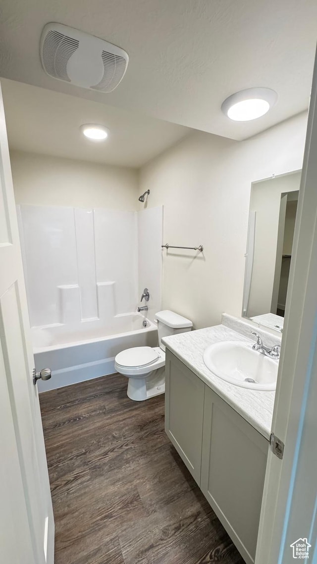 383 W 625 N A-D, Unit A-D Payson, UT 84651 - bathroom featuring shower / washtub combination, vanity, visible vents, toilet, and wood finished floors
