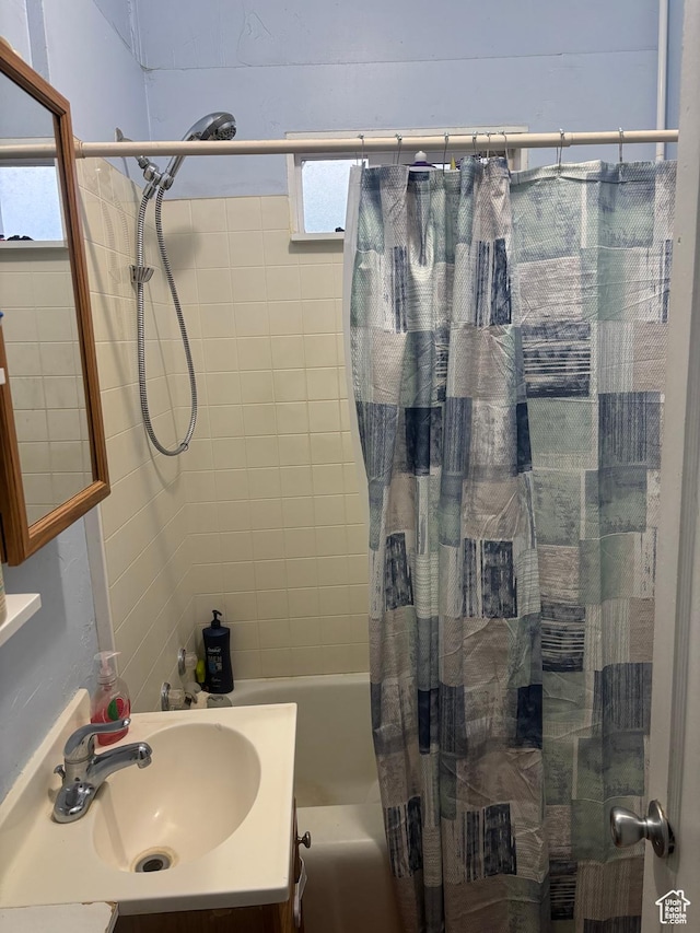 80 N 100 W, Redmond, UT 84652 - full bath featuring shower / bath combo with shower curtain and vanity