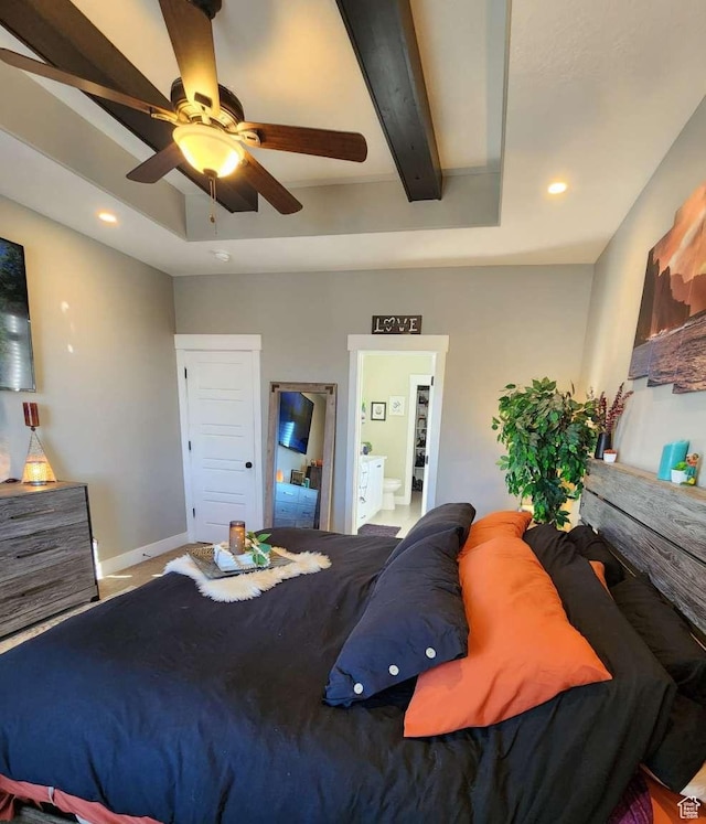 bedroom featuring ensuite bathroom, baseboards, recessed lighting, and a ceiling fan