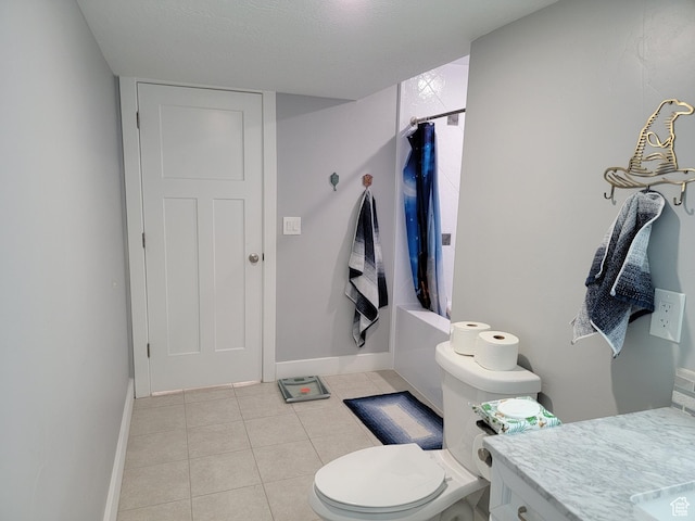 bathroom with toilet, tile patterned floors, shower / bathtub combination with curtain, and baseboards